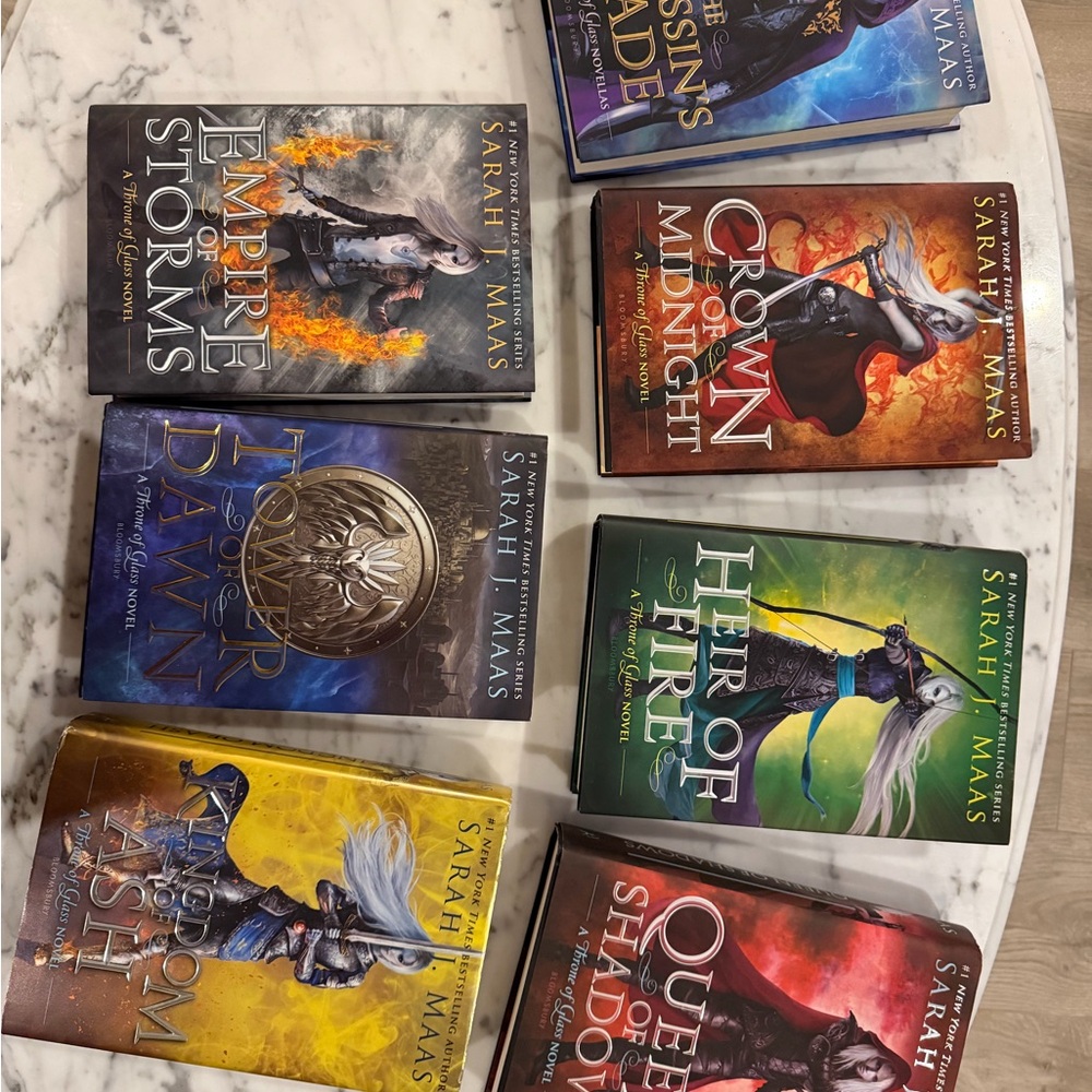Throne of Glass 1st Edition - Sarah J. Maas Hardcover Book Set
